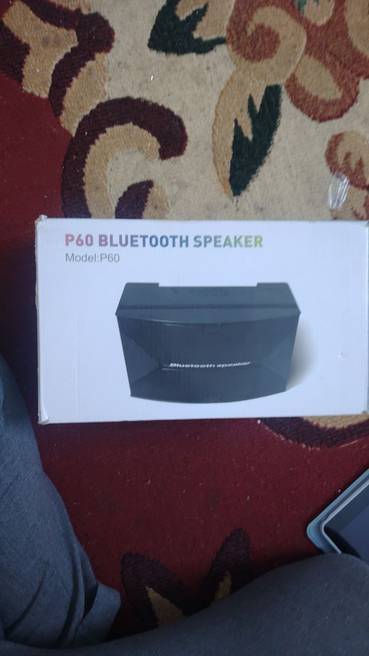 إلكترونيات - مكبر صوت محمول