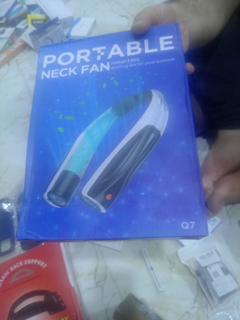 مروحة شخصية / أجهزة تبريد محمولة