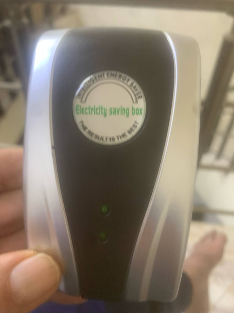 أداة لتوفير الطاقة الكهربائية