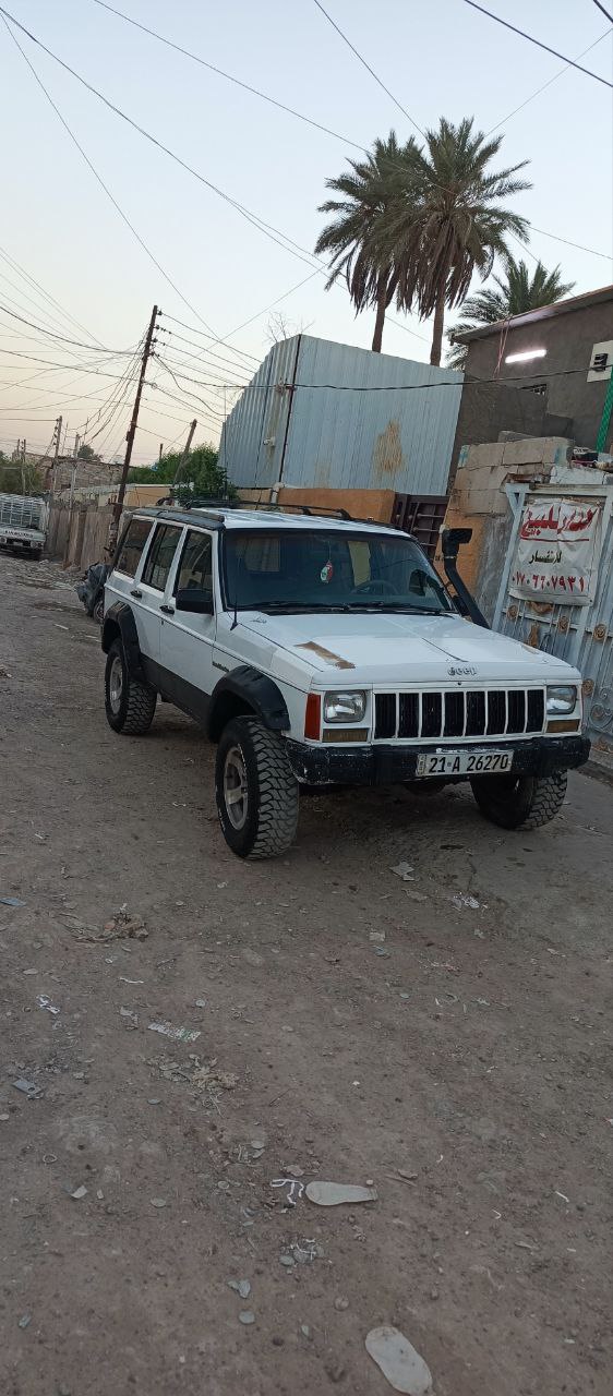 سيارات SUV دفع رباعي