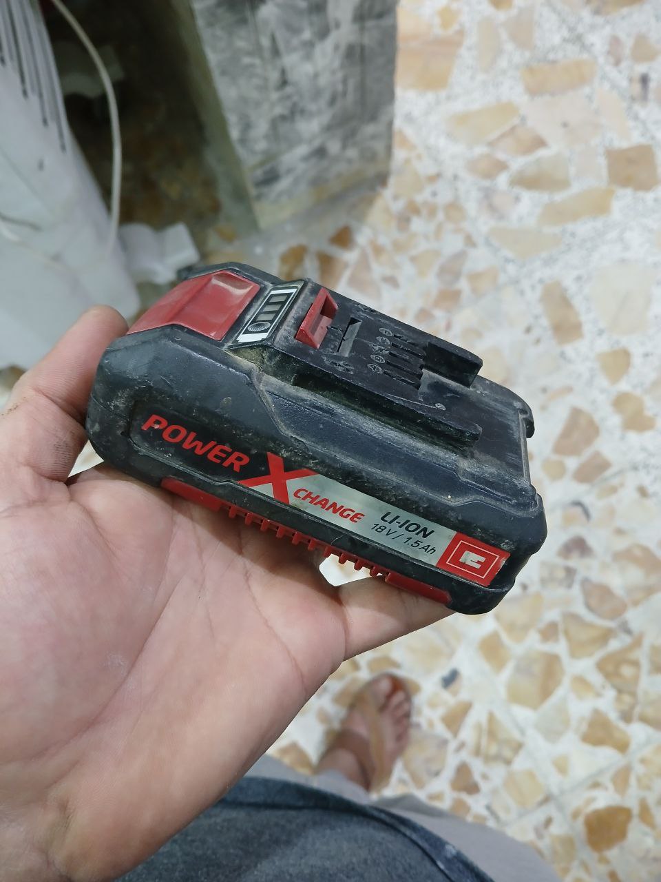 بطارية أدوات كهربائية