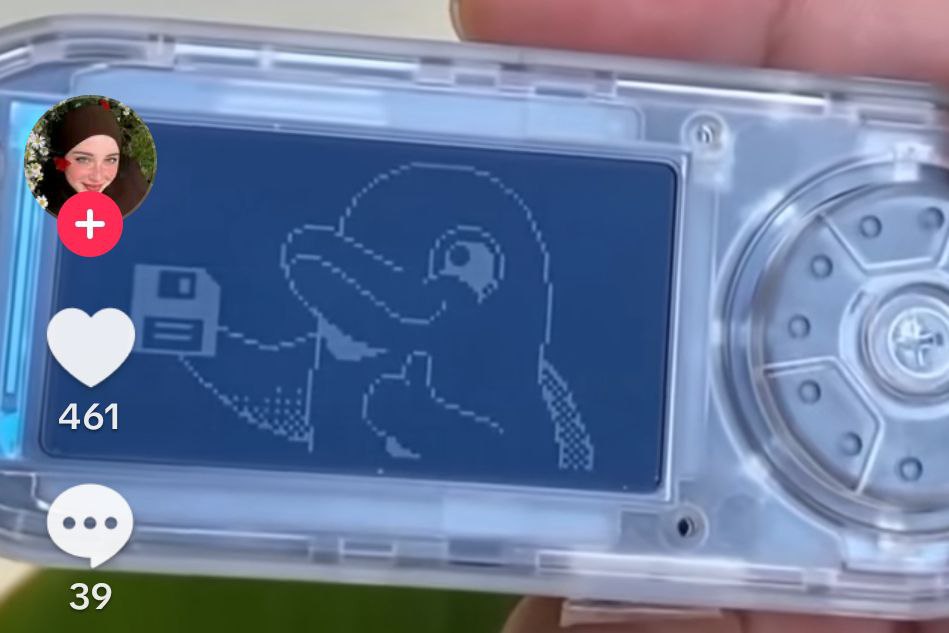 أجهزة ألعاب محمولة صغيرة