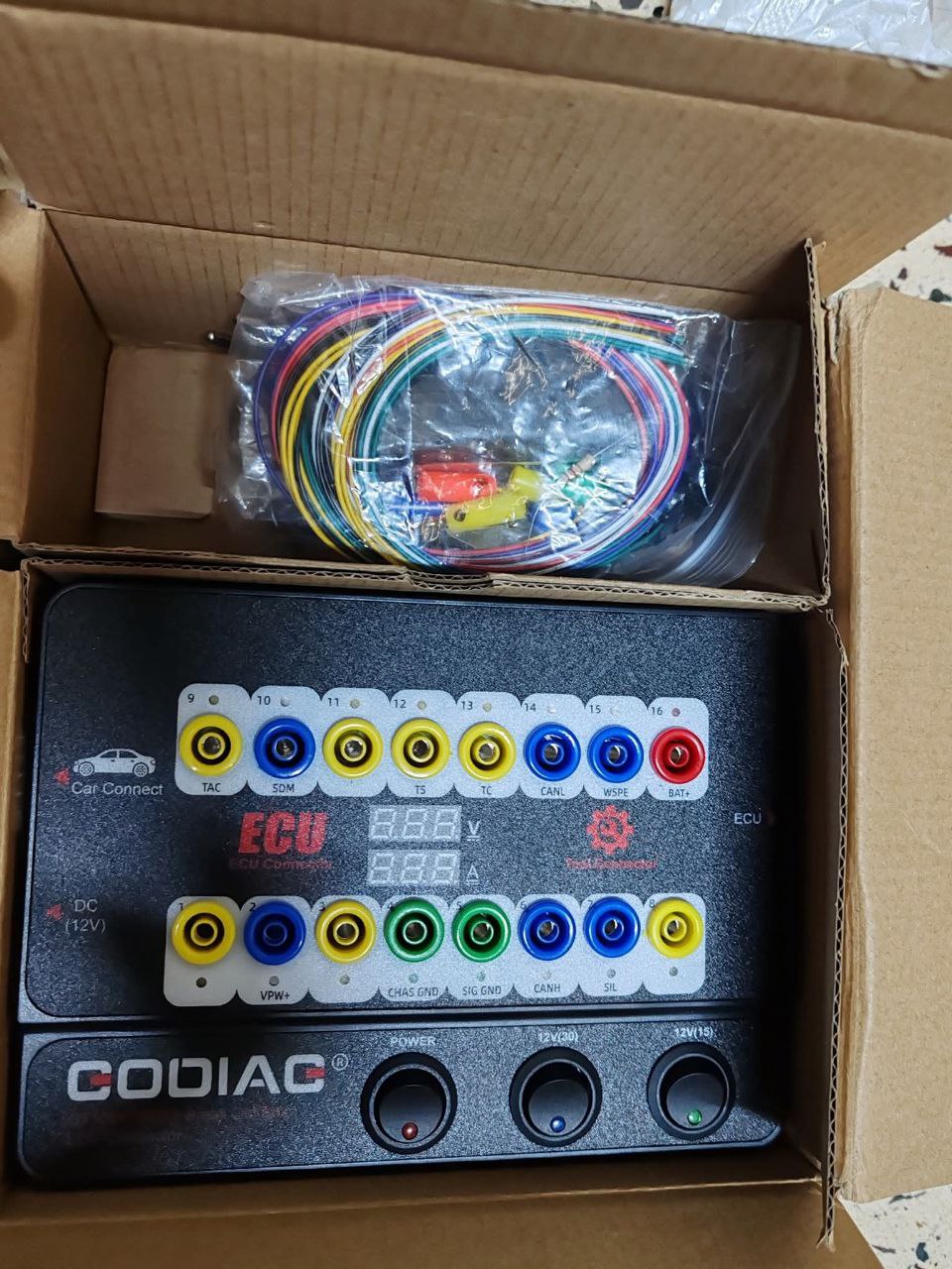 أدوات تشخيص السيارات