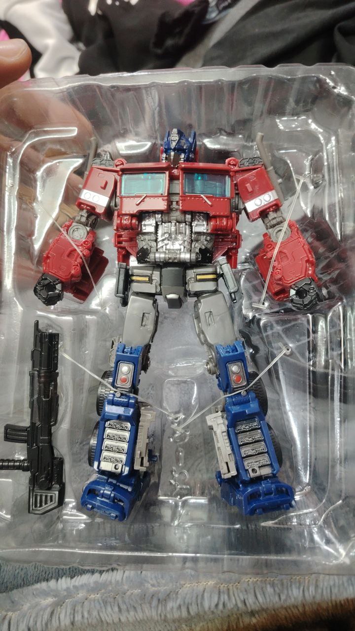 مجسمات ألعاب / شخصية أكشن قابلة للتحول