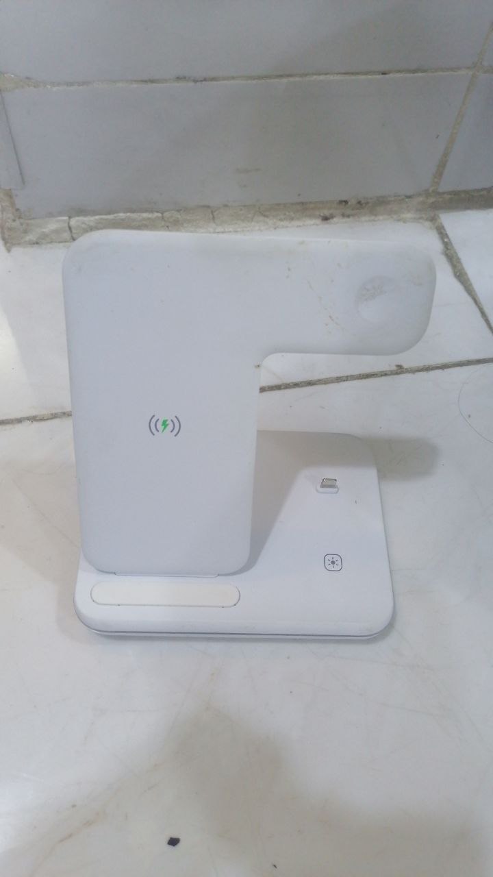 إكسسوارات إلكترونية / شواحن لاسلكية