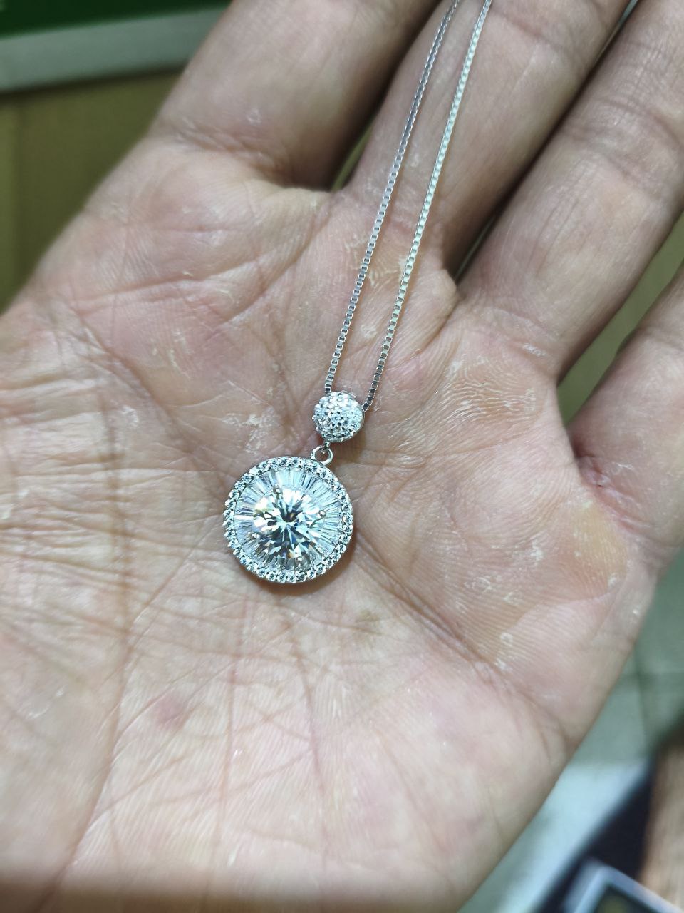 مجوهرات / سلاسل نسائية