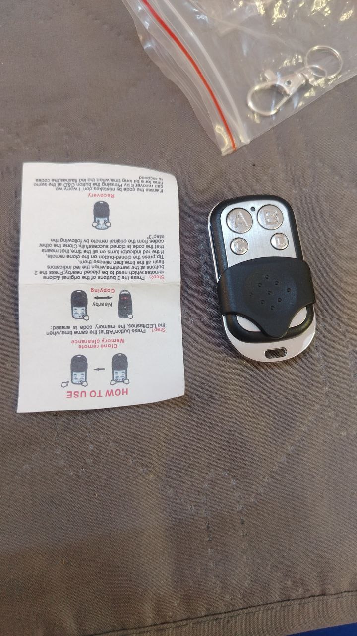 أجهزة إلكترونية / تحكم عن بعد