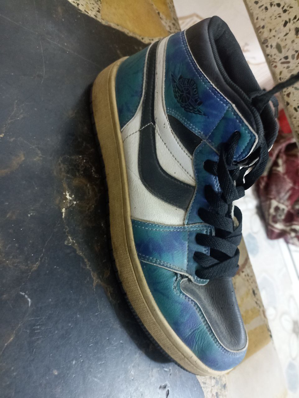 أحذية رياضية