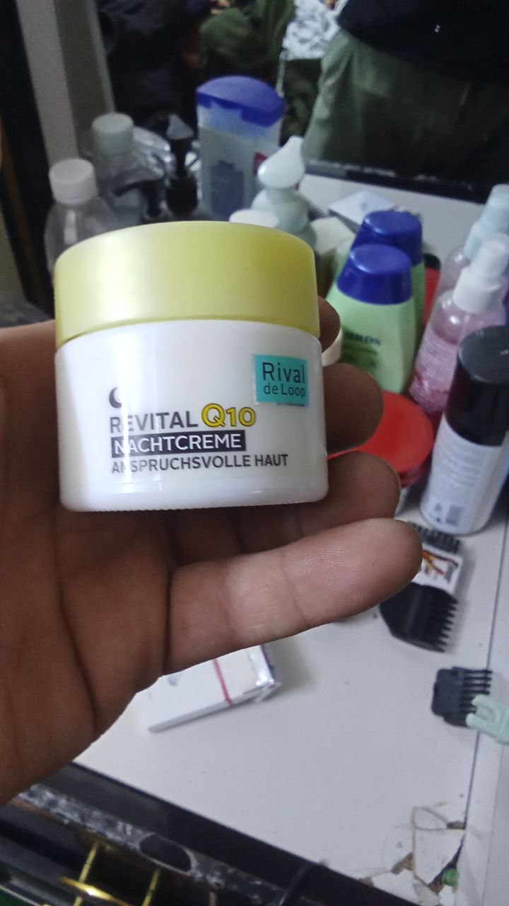 مستحضرات تجميل / عناية بالبشرة