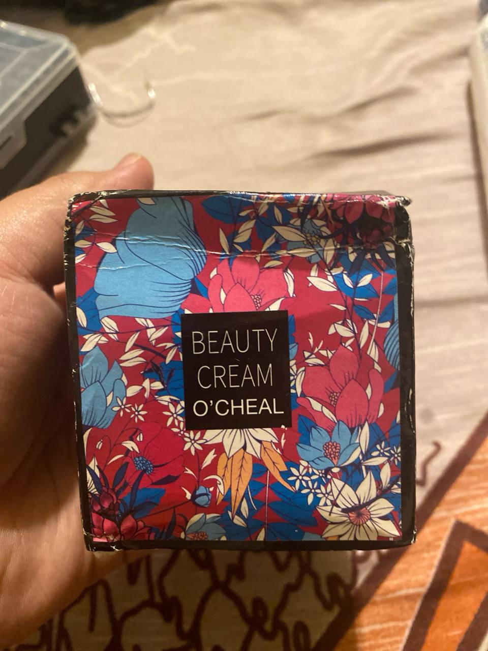 مستحضرات تجميل / عناية بالبشرة