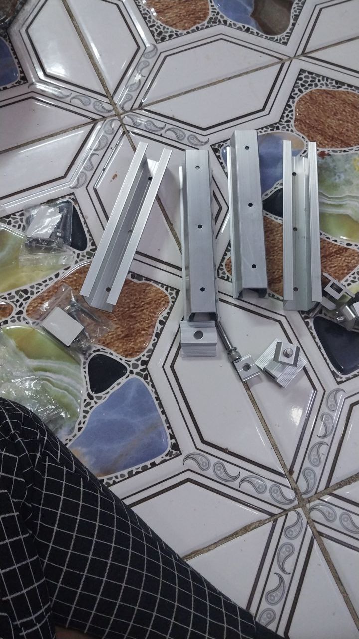 قطع ميكانيكية وهياكل معدنية