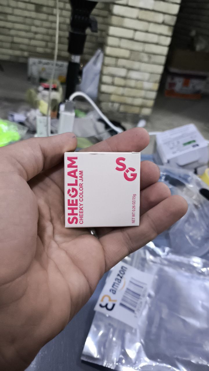 مستحضرات تجميل - مكياج