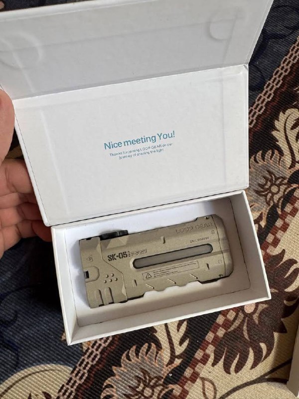 ملحقات الأسلحة والفلاشات التكتيكية