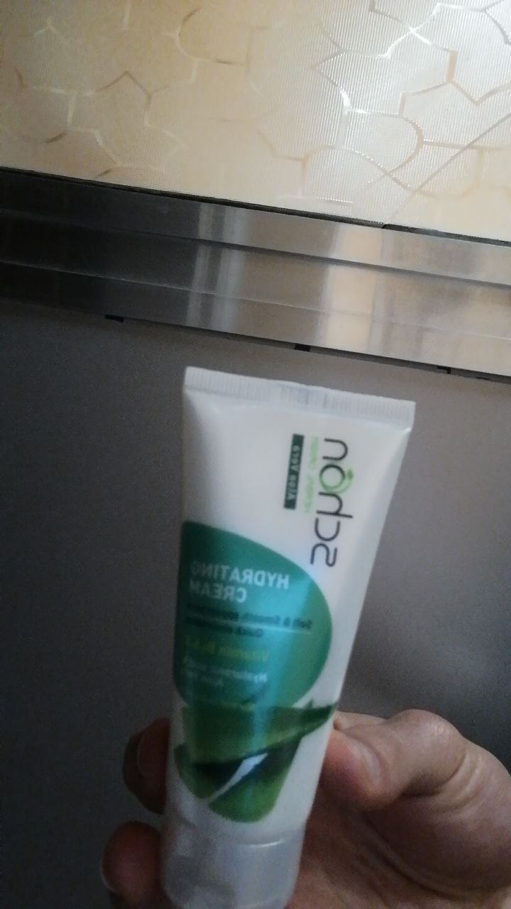 العناية بالبشرة