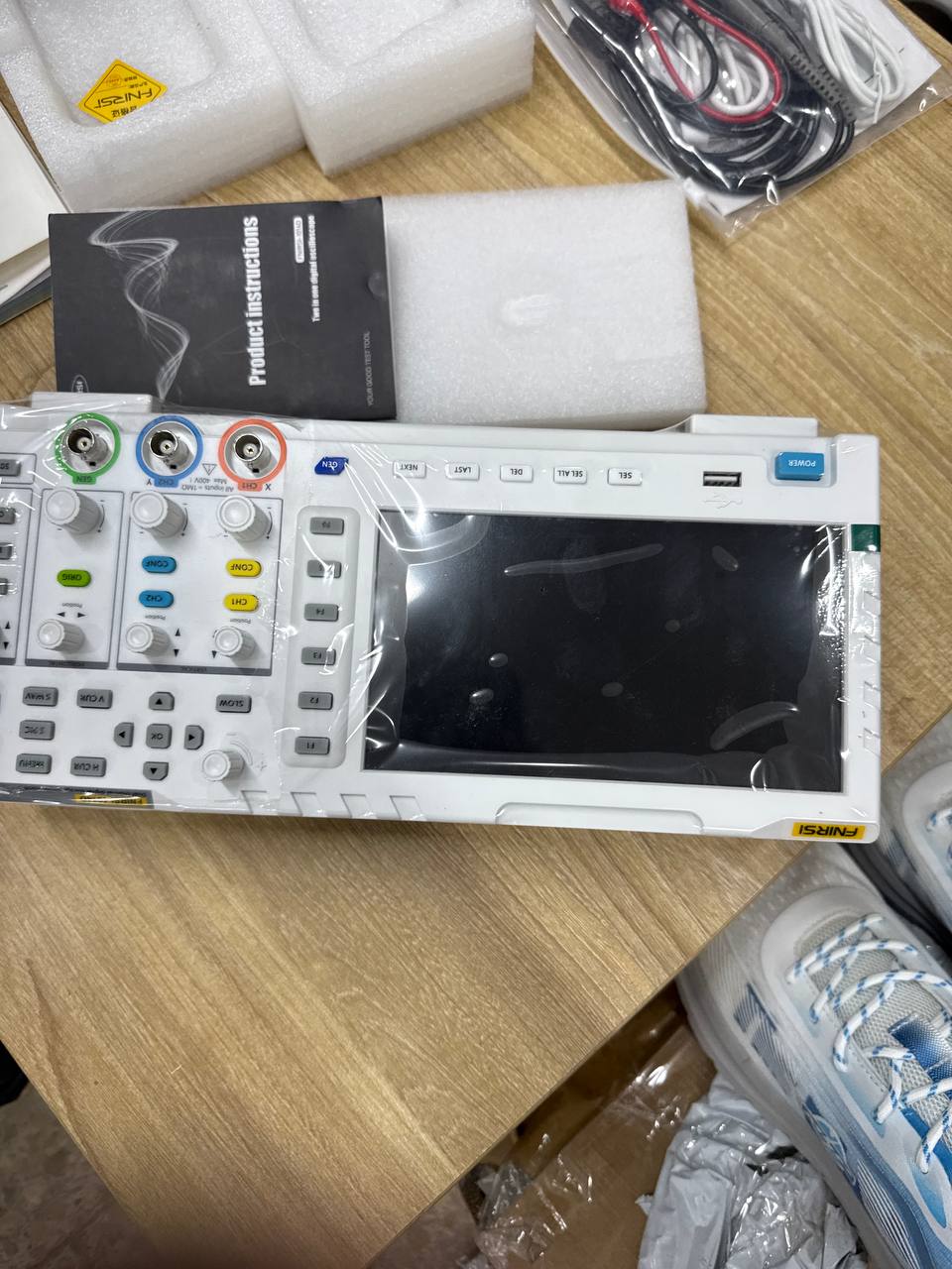 معدات إلكترونية / أدوات قياس