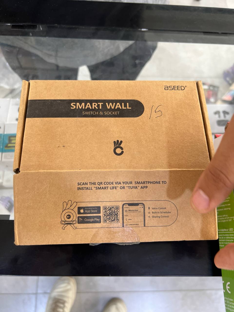 أجهزة المنزل الذكية - مفاتيح ومقابس