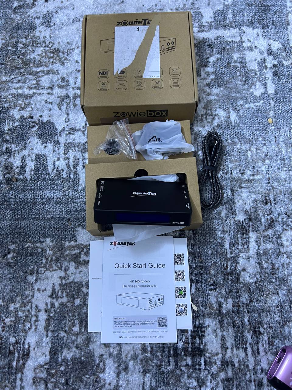 معدات البث المرئي