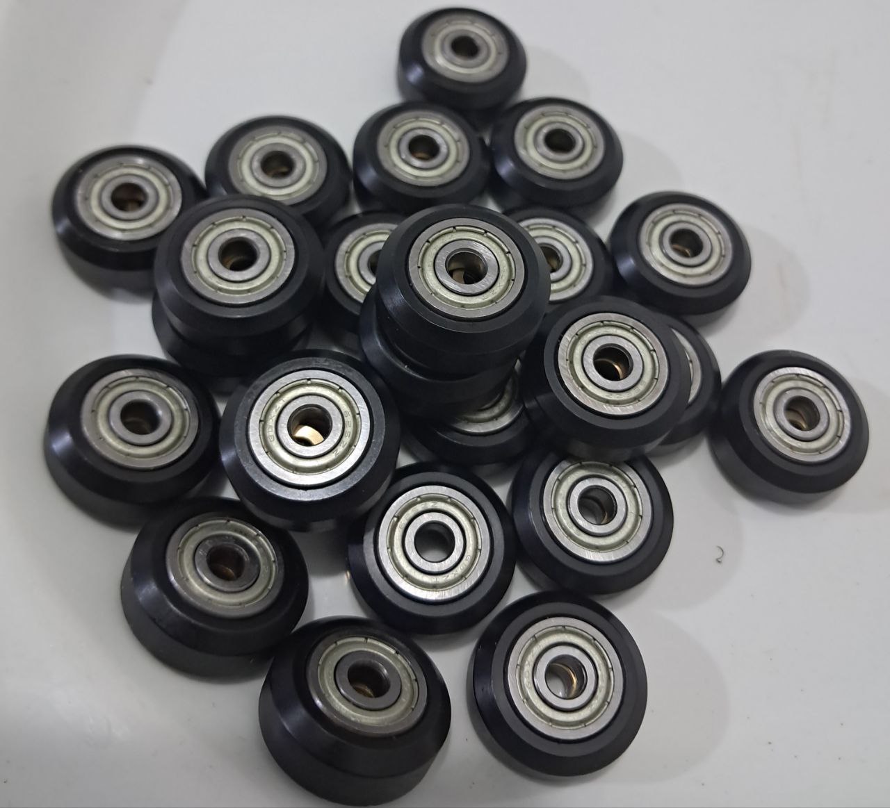 مكونات ميكانيكية / بكرات صناعية