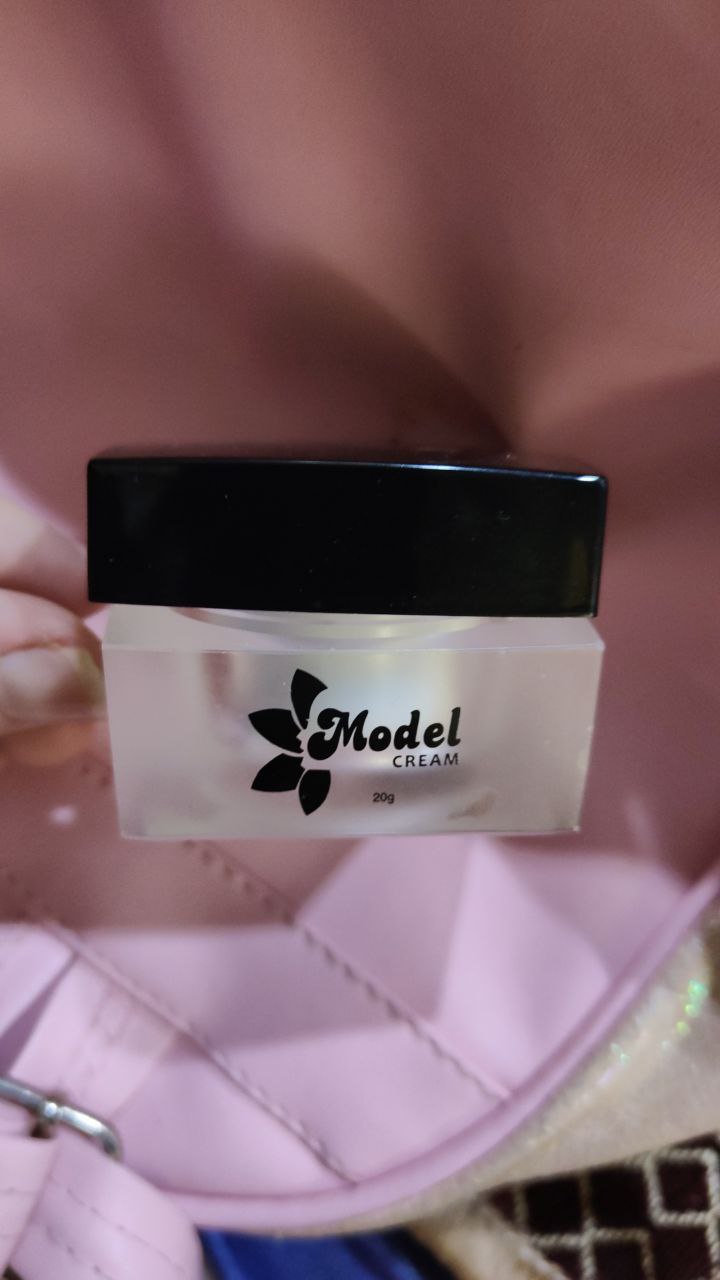 مستحضرات تجميل العناية بالبشرة