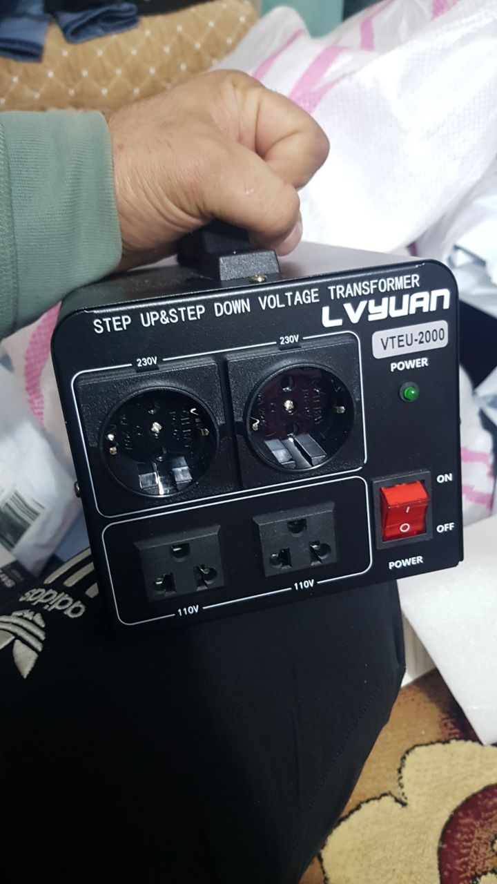محول جهد كهربائي / إلكترونيات منزلية
