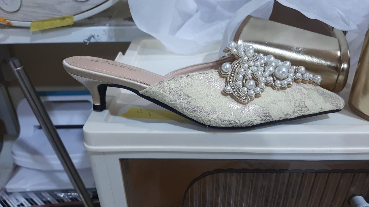 أحذية نسائية