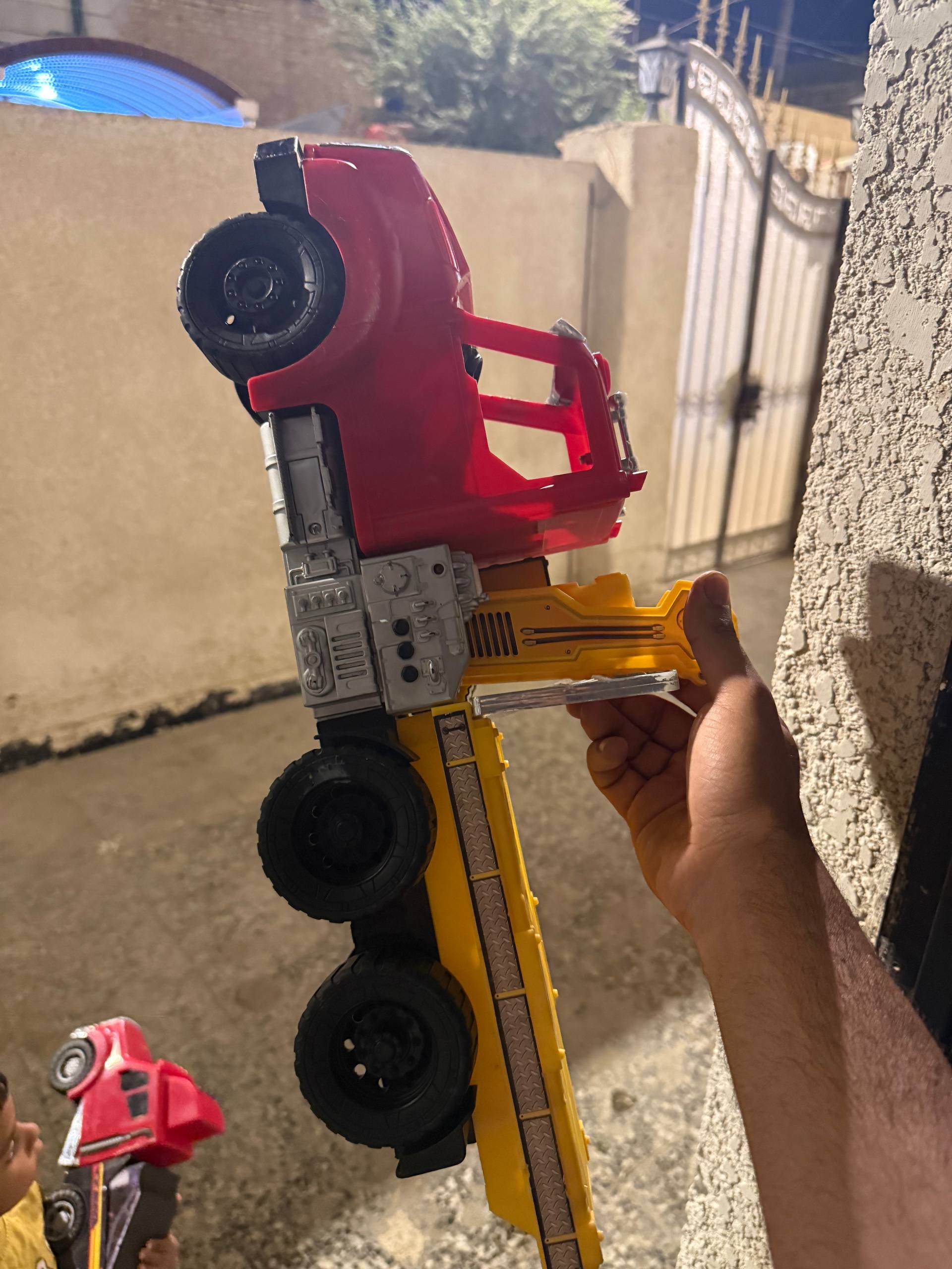 ألعاب سيارات وشاحنات