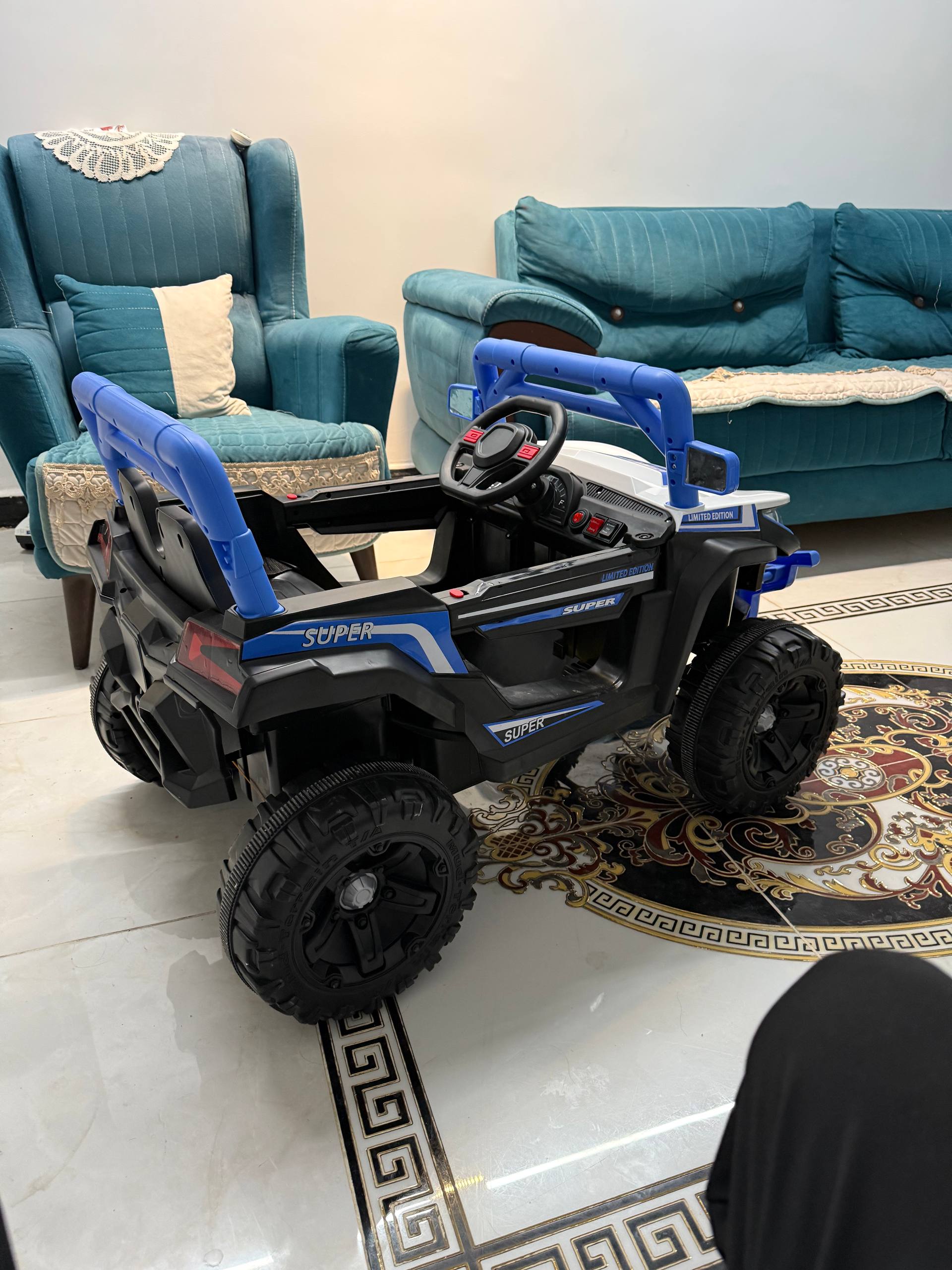 ألعاب أطفال - سيارات كهربائية