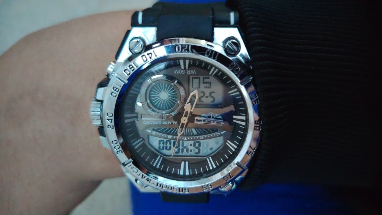 ساعة يد رجالية/رياضية