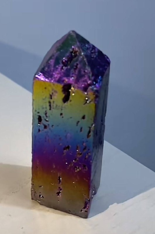 أحجار كريمة / بلورات ديكور