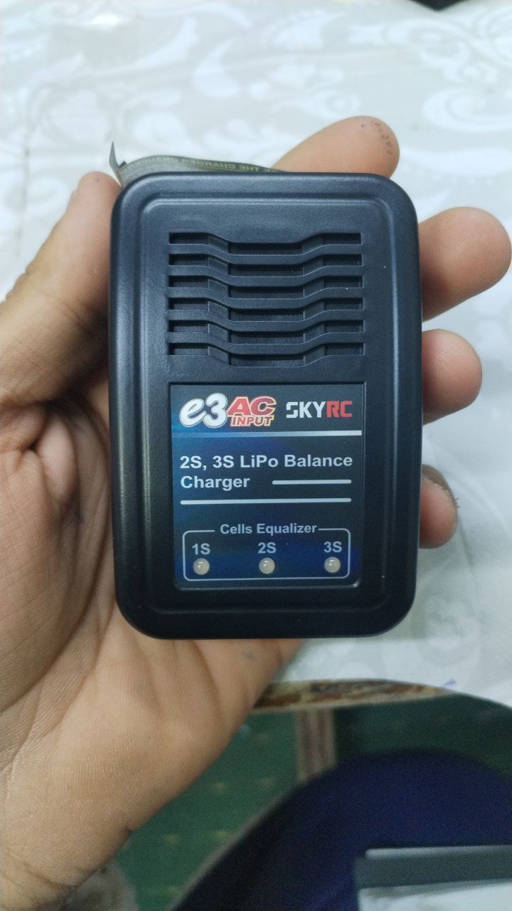 شاحن بطاريات الليثيوم بوليمر RC