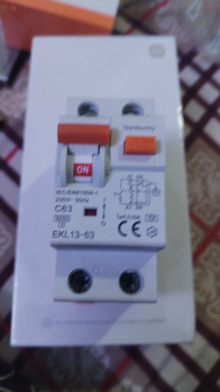 معدات كهربائية