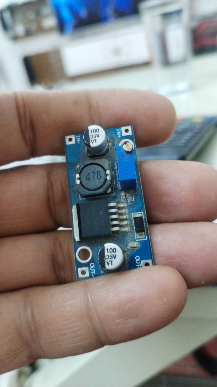 إلكترونيات / وحدات تزويد الطاقة