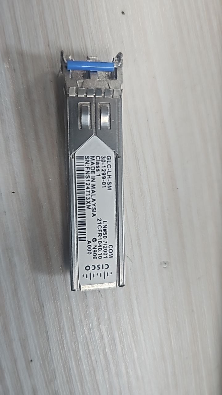 شبكات/وحدة إرسال واستقبال ضوئي (Transceiver)