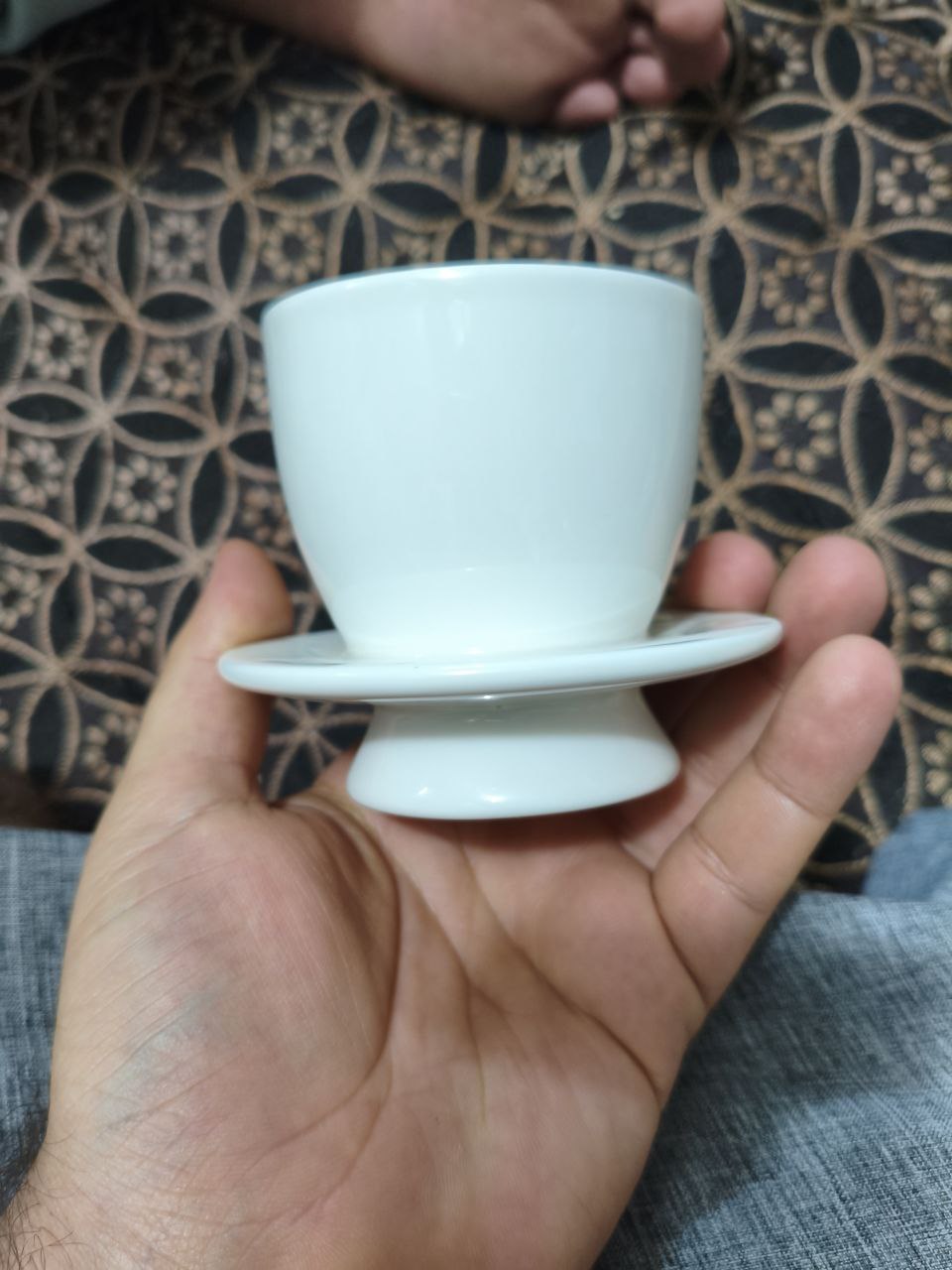 أكواب وصحون القهوة
