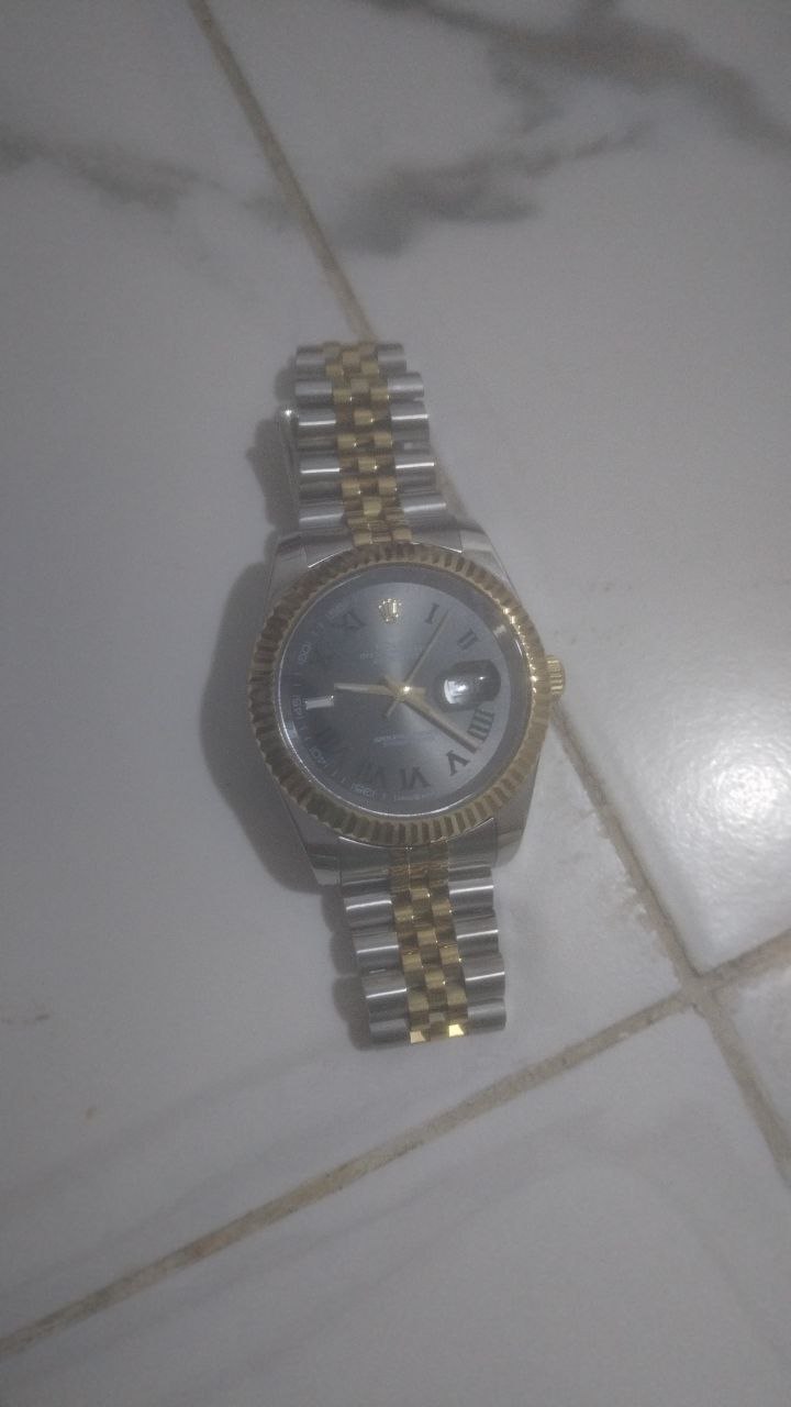 ساعات يد كلاسيكية