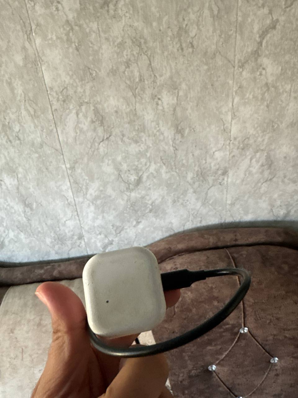 ملحقات إلكترونية / شواحن