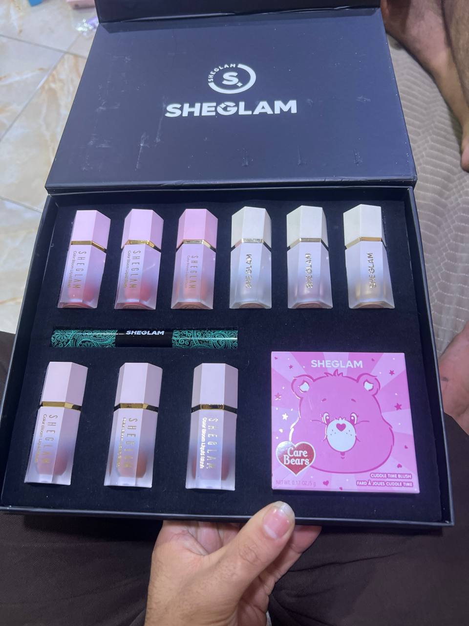 مستحضرات تجميل - مكياج