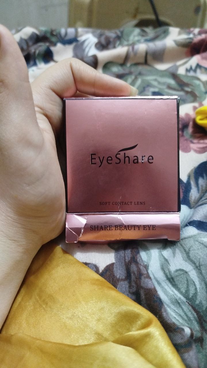عدسات لاصقة تجميلية