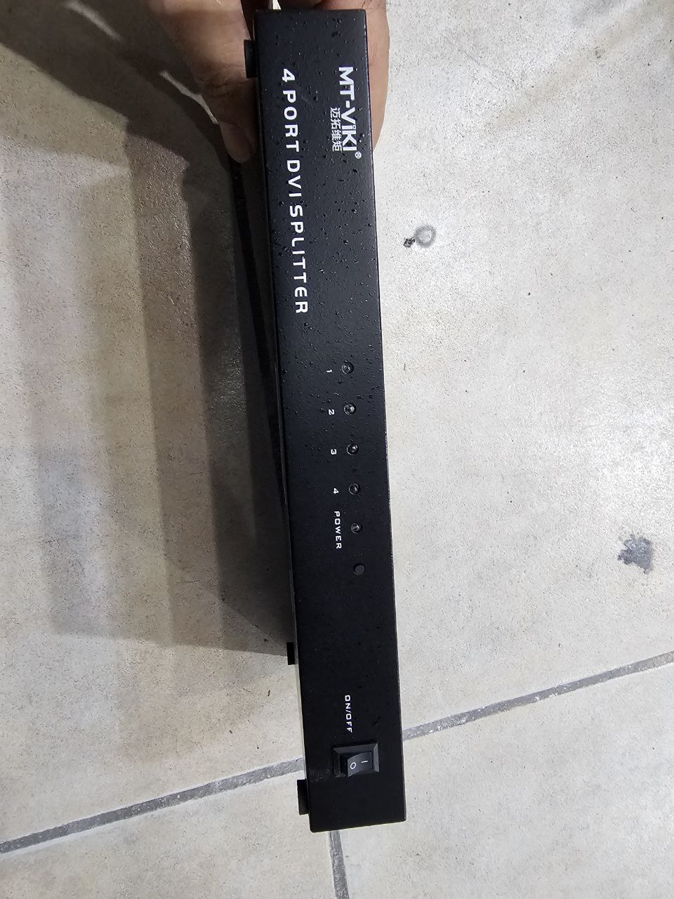 معدات إلكترونية
