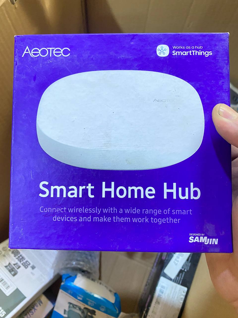 مركز ذكي للتحكم المنزلي