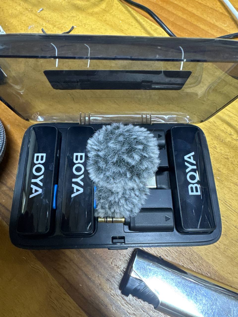 معدات صوتية / ميكروفونات