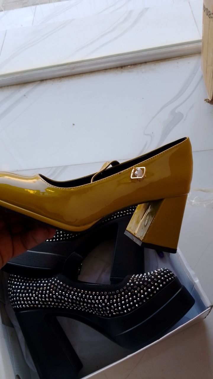 أحذية نسائية