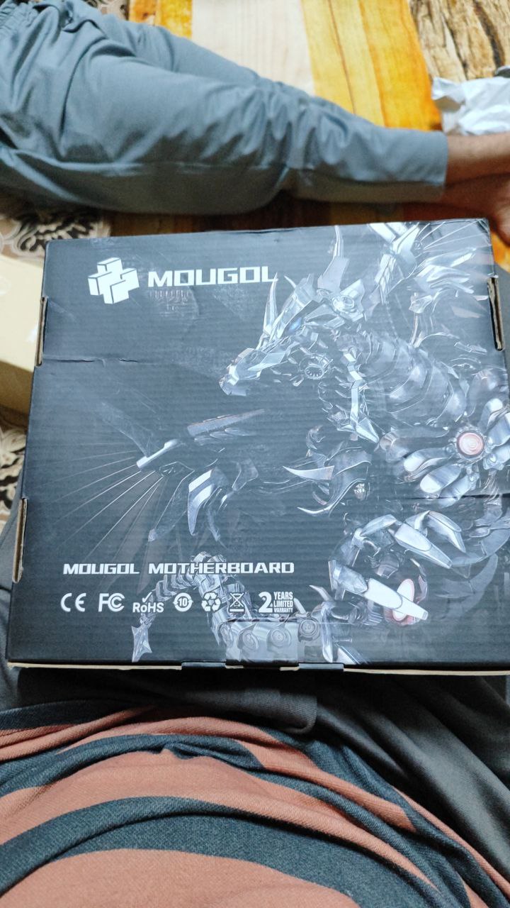 لوحة أم (Motherboard)