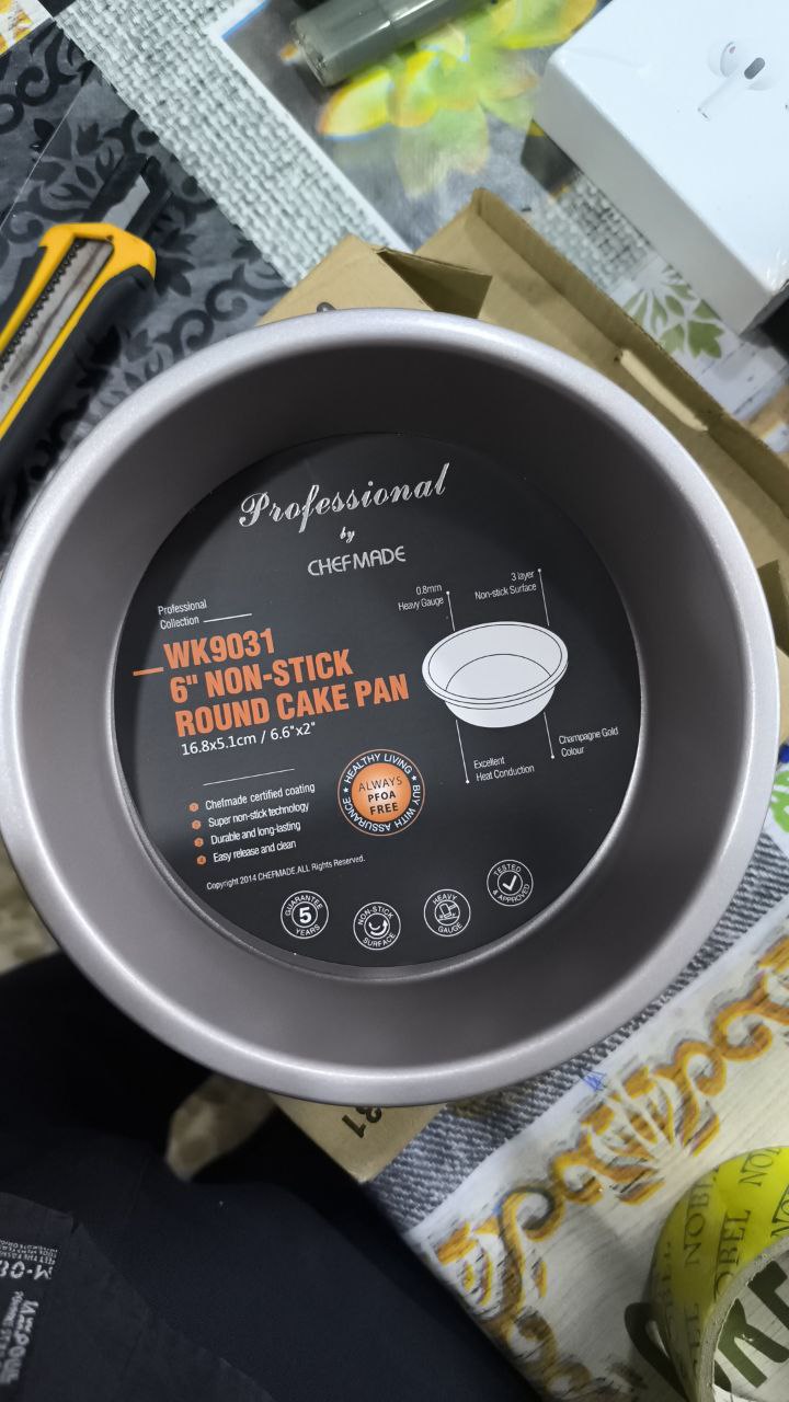 أدوات المطبخ والخبز